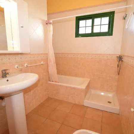 Spacious House With Good Location In The North, Just 15 Min From The Beach Holiday home La Oliva