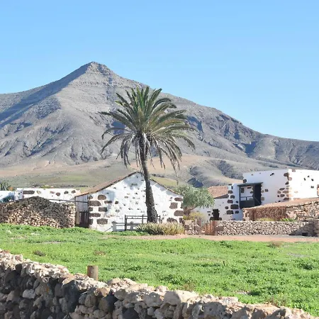 Spacious House With Good Location In The North, Just 15 Min From The Beach Holiday home *