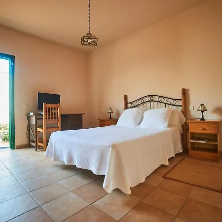 Dom wakacyjny Spacious House With Good Location In The North, Just 15 Min From The Beach La Oliva