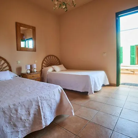 Dom wakacyjny Spacious House With Good Location In The North, Just 15 Min From The Beach *