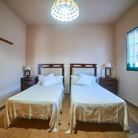 Spacious House With Good Location In The North, Just 15 Min From The Beach Dom wakacyjny *
