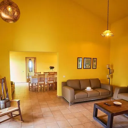 Spacious House With Good Location In The North, Just 15 Min From The Beach * La Oliva